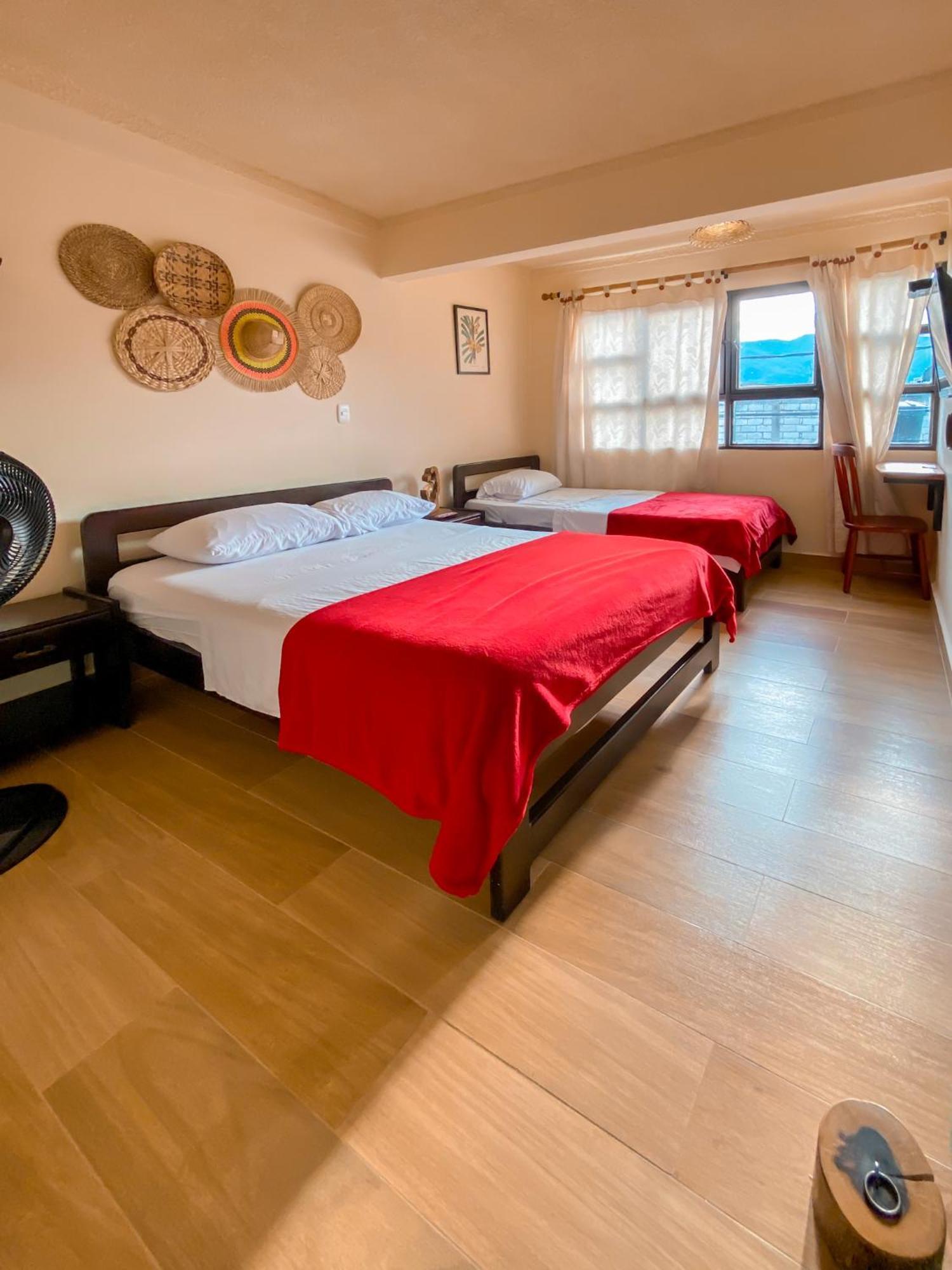 La Rosa Nautica Hostel Guaduas Phòng bức ảnh