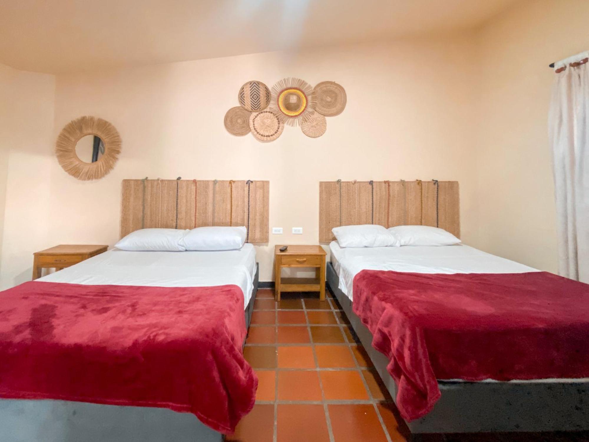 La Rosa Nautica Hostel Guaduas Phòng bức ảnh